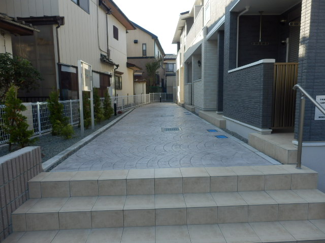 19/27 エントランス