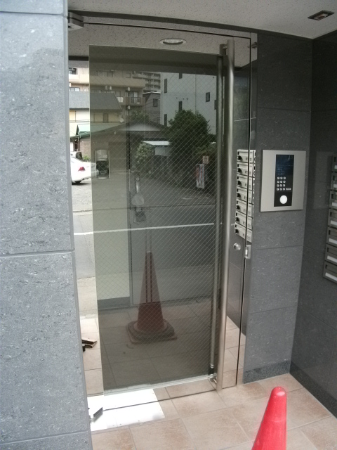 22/30 エントランス