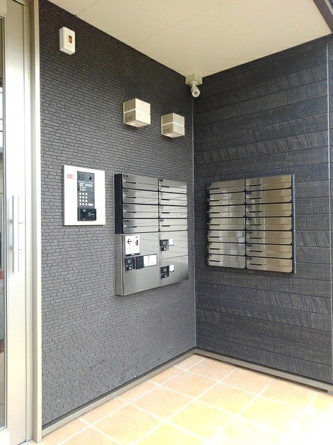 17/23 エントランス