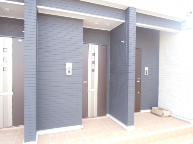 22/28 エントランス