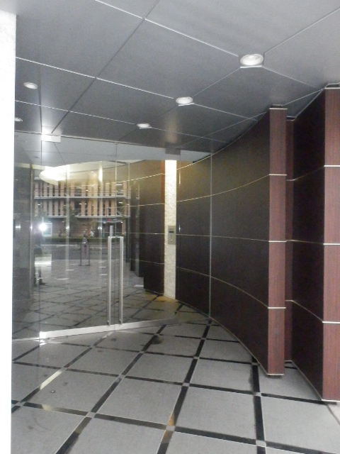 22/30 エントランス