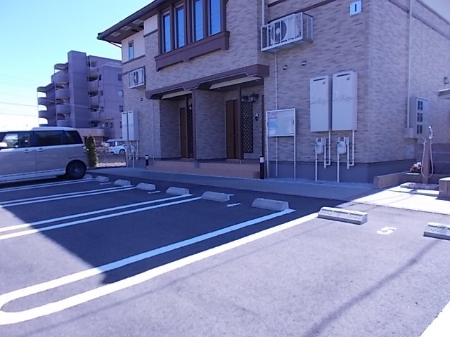 14/20 駐車場