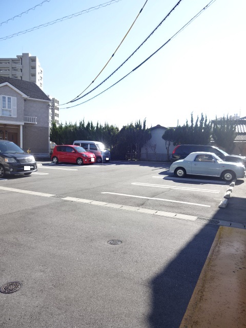 16/22 駐車場