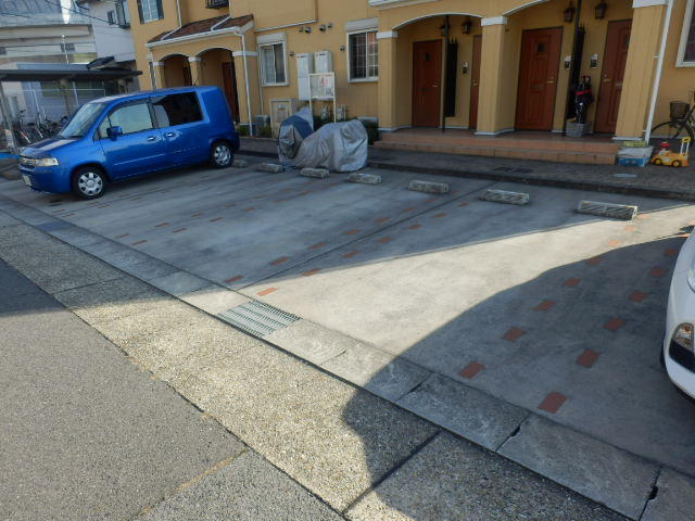 2/10 駐車場