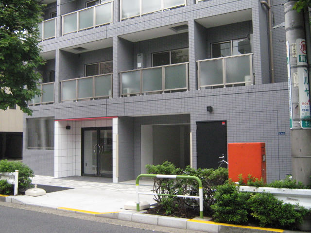 18/24 エントランス