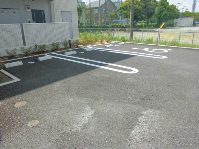 22/27 駐車場