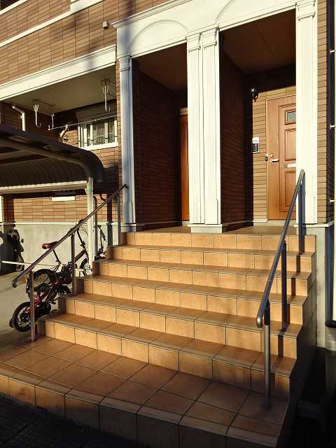 21/28 エントランス