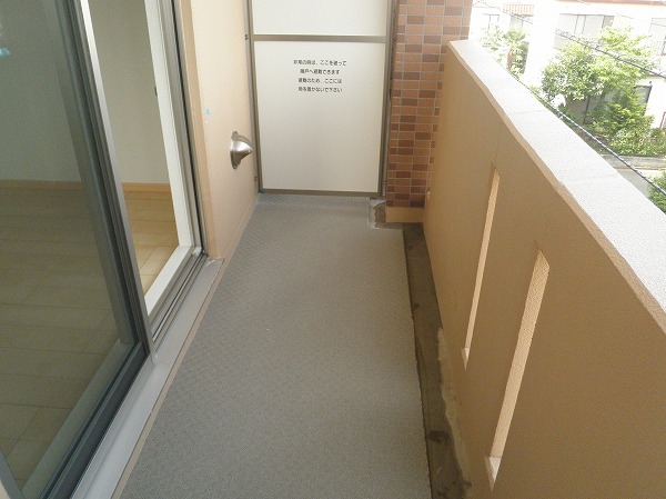 18/28 バルコニー