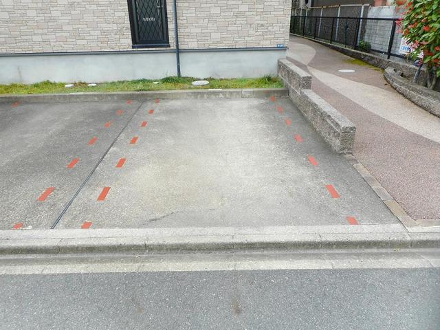 14/23 駐車場