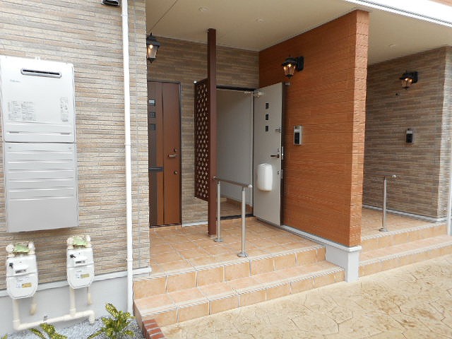 14/20 エントランス