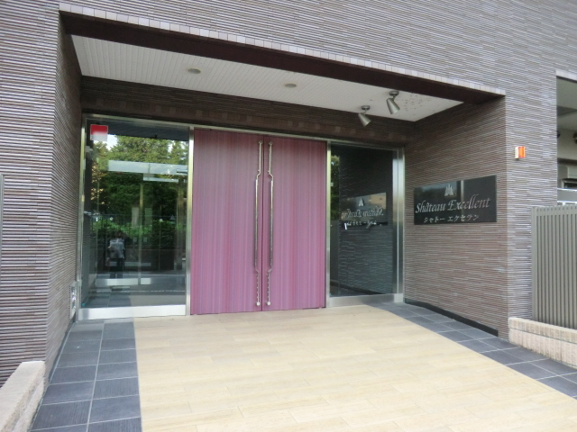 21/30 エントランス