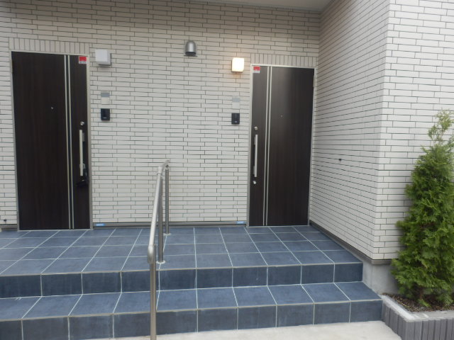 22/23 エントランス