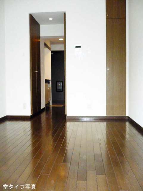 20/21 エントランス