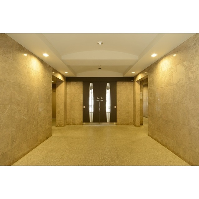 15/21 エントランス