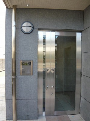 20/29 エントランス