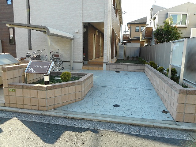 14/20 エントランス