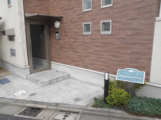 21/30 エントランス