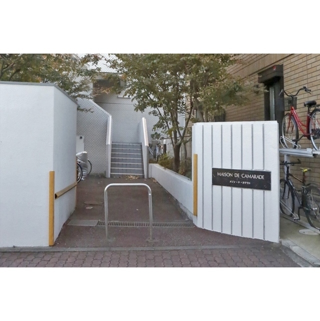 22/22 エントランス