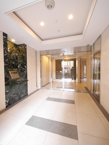 20/27 エントランス