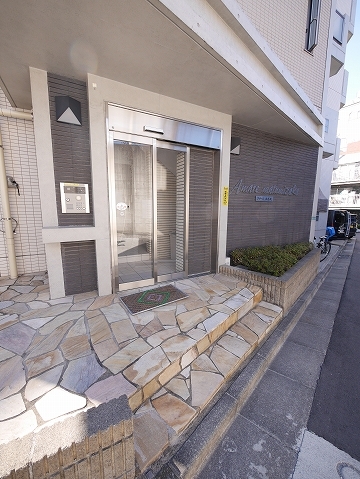 13/19 エントランス