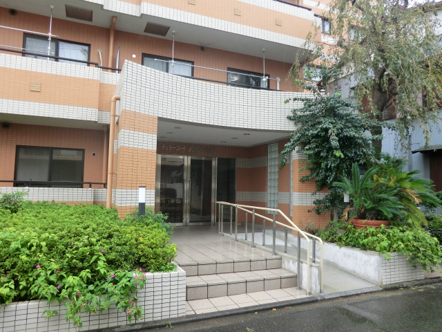 19/20 エントランス