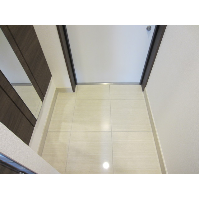 18/27 エントランス