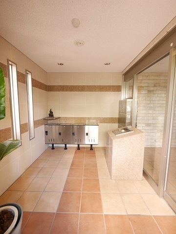 14/23 エントランス