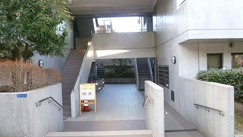 14/15 エントランス