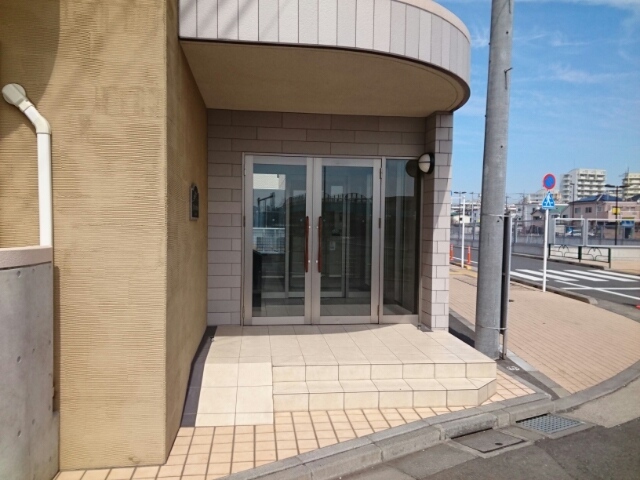 14/20 エントランス