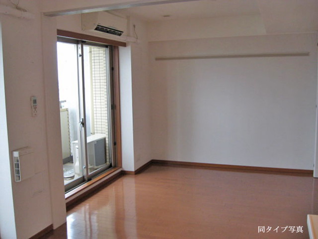 19/23 エントランス