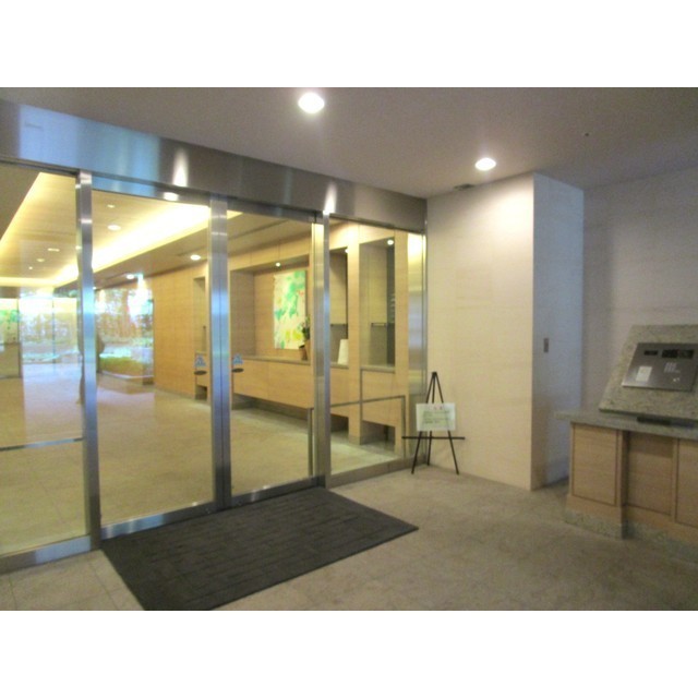 16/22 エントランス