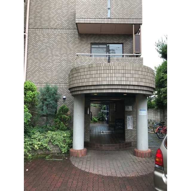 17/27 エントランス