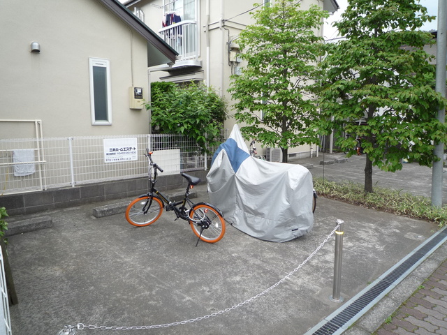 14/21 駐車場