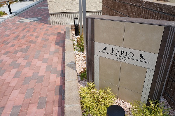 21/30 エントランス