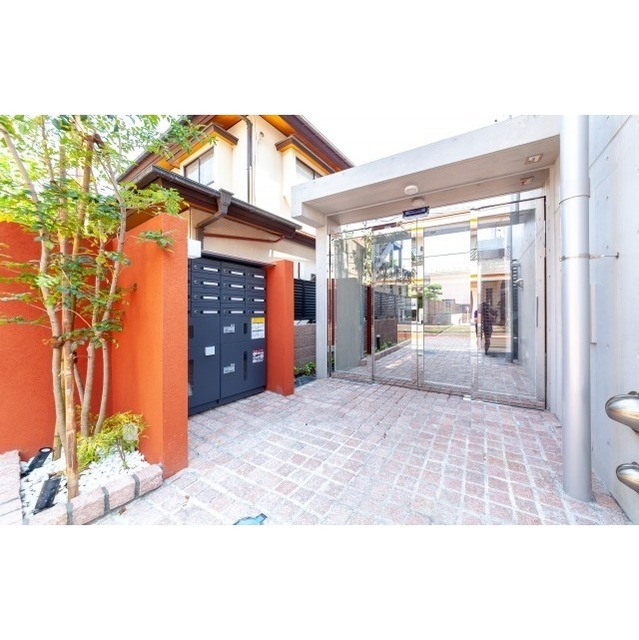 17/18 エントランス