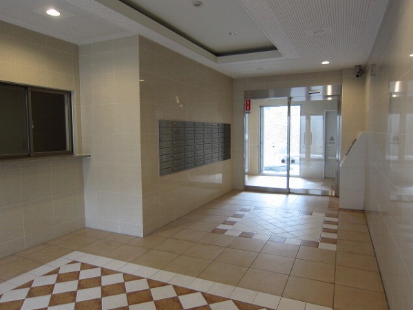 21/30 エントランス