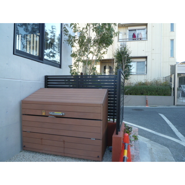 16/25 エントランス