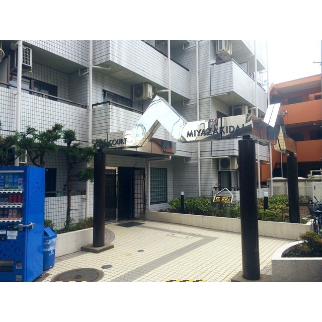 14/14 エントランス