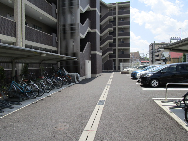 22/30 駐車場