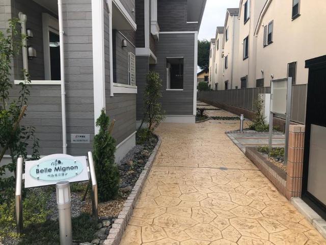 23/30 エントランス