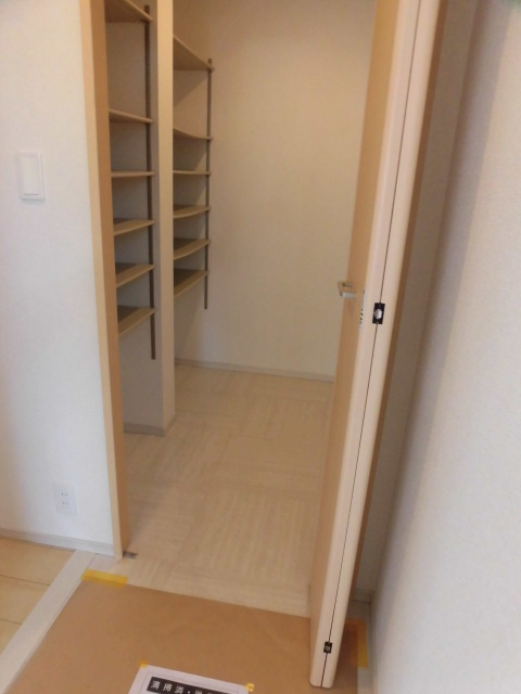 23/30 エントランス