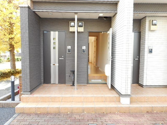 19/26 エントランス