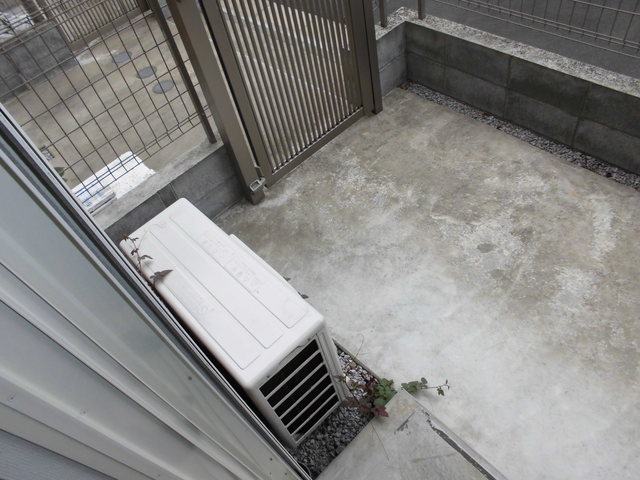 13/23 バルコニー