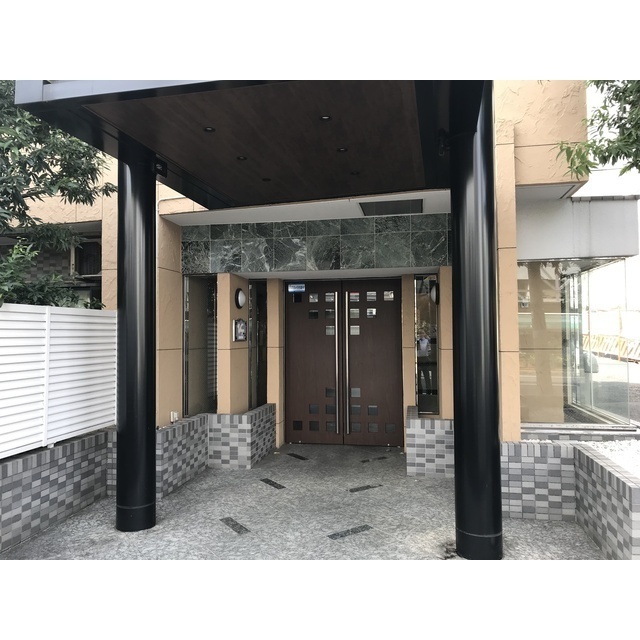 14/23 エントランス