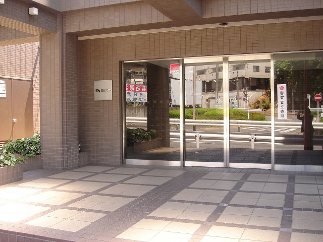 21/30 エントランス