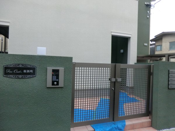 22/30 エントランス