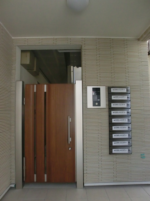 15/19 エントランス