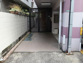 14/19 エントランス