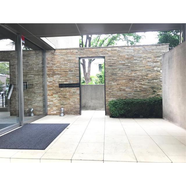 18/19 エントランス