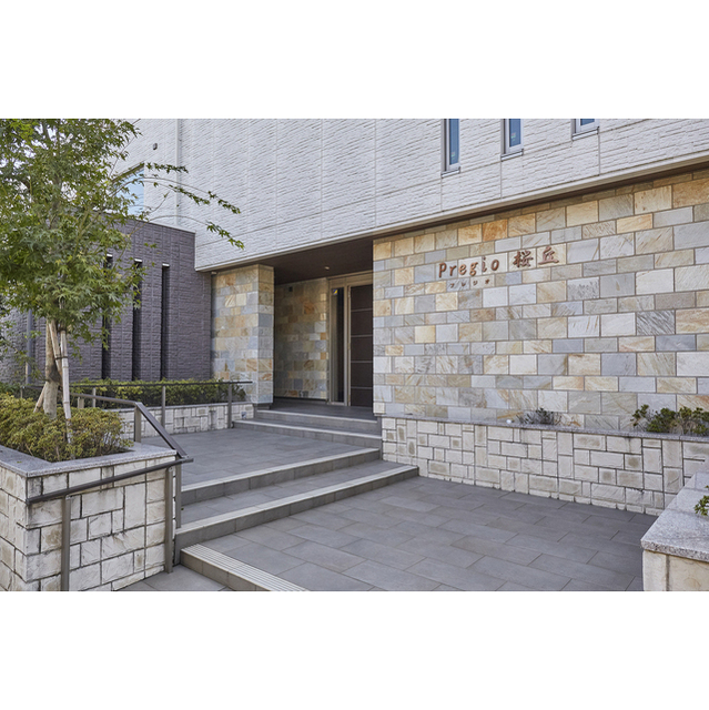 13/25 エントランス